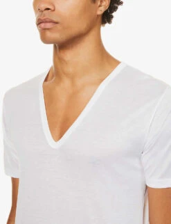 Deep V-neck T-shirt -Outlet Daily Tops Store 102 85418922 2528124 WHITE ALT04