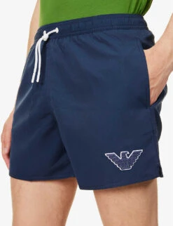 Emporio Armani Logo-badge Elasticated-waist Swim Shorts 9 Emporio Armani Logo-badge Elasticated-waist Swim Shorts -Outlet Daily Tops Store R04142632 BLUNAVYNAVYBLUE ALT05