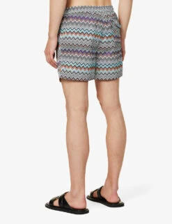 Missoni Zig-zag Pattern Relaxed-fit Swim Shorts 8 Missoni Zig-zag Pattern Relaxed-fit Swim Shorts -Outlet Daily Tops Store R04165475 GREYVIOLETWHITEYELLOW ALT03